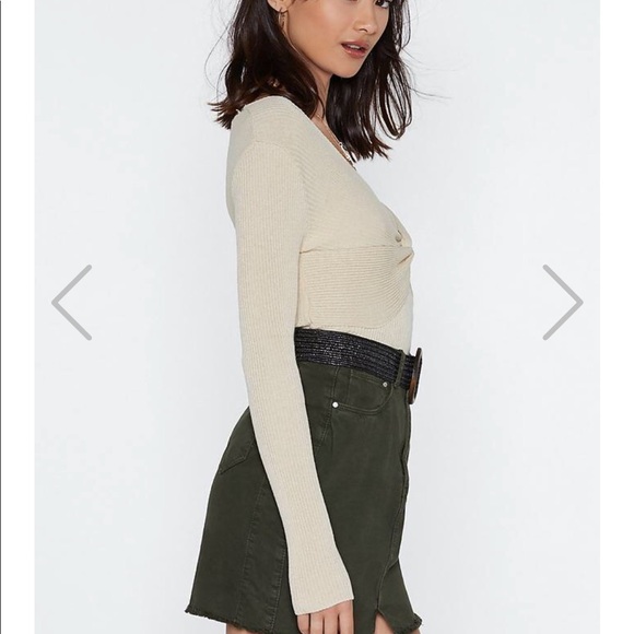 Nasty Gal fine gauge twist front knitted jumper - Picture 3 of 6